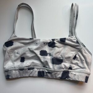 Lululemon black and white sports bra
